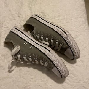 Charcoal low top converse